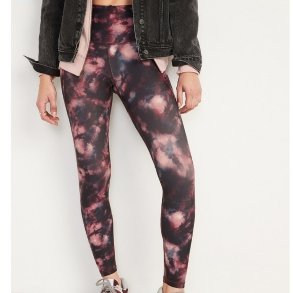 EUC Old Navy PowerSoft high-rise leggings, size XL, black and burgundy tie dye